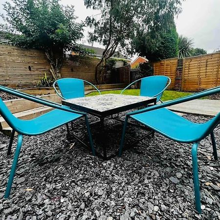 Willa Entire Modern House In Tamworth - 2 Double Beds + Free Parking Zewnętrze zdjęcie