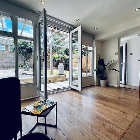 Willa Entire Modern House In Tamworth - 2 Double Beds + Free Parking Zewnętrze zdjęcie