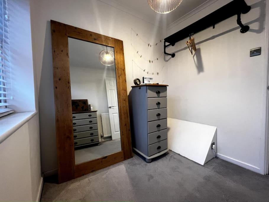 Willa Entire Modern House In Tamworth - 2 Double Beds + Free Parking Zewnętrze zdjęcie