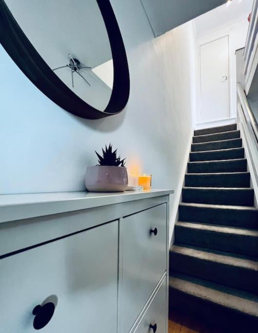 Willa Entire Modern House In Tamworth - 2 Double Beds + Free Parking Zewnętrze zdjęcie