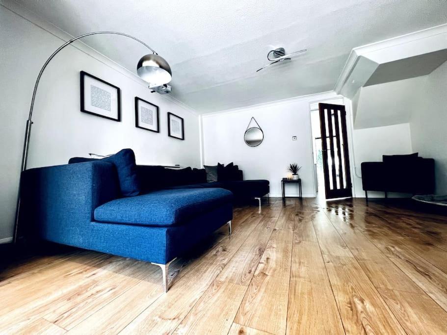 Willa Entire Modern House In Tamworth - 2 Double Beds + Free Parking Zewnętrze zdjęcie