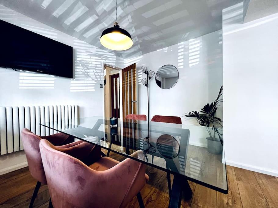 Willa Entire Modern House In Tamworth - 2 Double Beds + Free Parking Zewnętrze zdjęcie