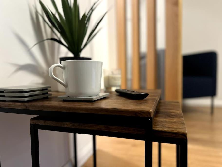Willa Entire Modern House In Tamworth - 2 Double Beds + Free Parking Zewnętrze zdjęcie