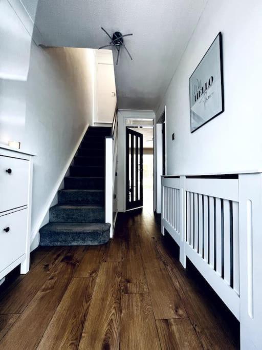 Willa Entire Modern House In Tamworth - 2 Double Beds + Free Parking Zewnętrze zdjęcie