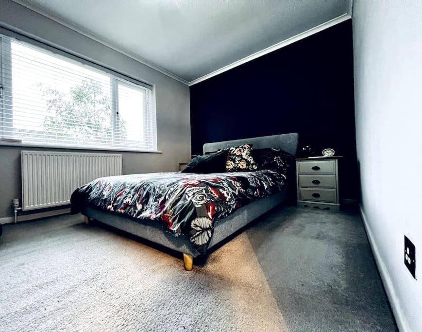 Willa Entire Modern House In Tamworth - 2 Double Beds + Free Parking Zewnętrze zdjęcie