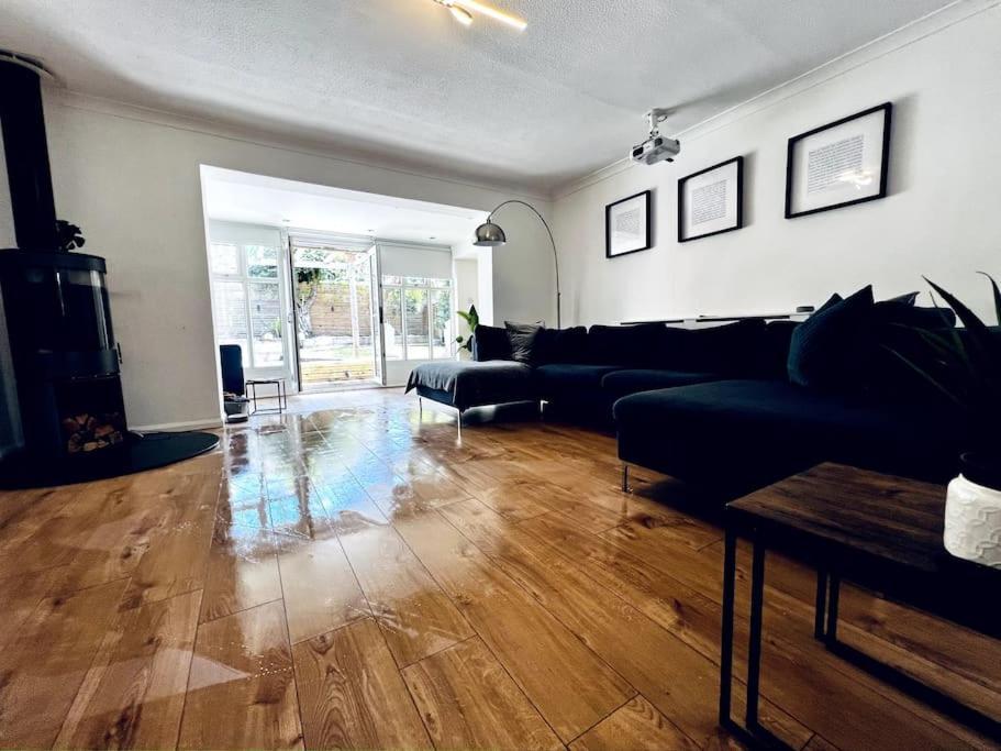 Willa Entire Modern House In Tamworth - 2 Double Beds + Free Parking Zewnętrze zdjęcie